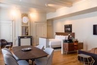 Ensemble de meubles de chambre d'hôtel 5 étoiles de luxe, bois massif, design moderne, écologique, personnalisable, mobilier commercial en gros