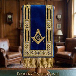 Faja Masónica de Terciopelo Azul con Bordado a Mano de Hilo de Oro Personalizado, Emblema G de Compás Cuadrado y Flecos Dorados para Maestro Masón - Product Image 1