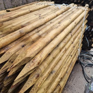 Postes de Madera Dura de Grado de Construcción, Material de Madera Resistente, Perfecto para Postes de Cercas, Estacas de Jardín y Proyectos al Aire Libre - Product Image 2