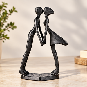 Escultura de Pareja Besándose en Metal Hecha a Mano, Figura Romántica de Amantes, Estatua de Amor Moderna y Minimalista, Acabado Bronce Negro, Decoración de Mesa - Product Image 4