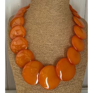 Collier de luxe en résine et bois, inspiré de l'art traditionnel, accessoire de mode en cristal - Product Image 5