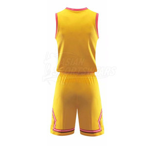 Uniforme de basket-ball personnalisable de qualité supérieure, design imprimé par sublimation, fabriqué en tissu doux et respirant pour un confort maximal - Product Image 3