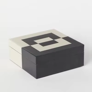 Caja de joyería de resina con incrustaciones de diseño, hecha a mano con detalles artísticos para guardar joyas, disponible en tamaños personalizados desde India. - Product Image 1