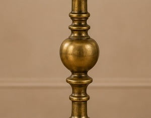 Mesa Consola Moderna de Latón con Base de Pedestal, Mueble Contemporáneo Hecho a Mano para Sala de Estar - Product Image 3