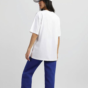 Chemise pour femme à manches courtes, col rond, coupe ajustée, de haute qualité, respirante, légère, écologique, 100% coton, avec logo personnalisé imprimé - Product Image 3
