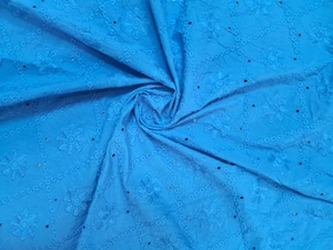 Tela de Algodón Azul al por Mayor con Bordes Festoneados de Doble Cara, Rejilla de Diamantes con Ojales y Bordado Floral para Prendas de Vestir - Product Image 2