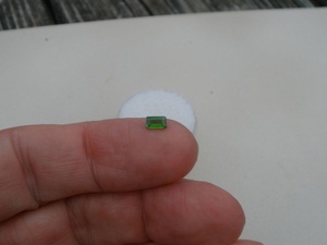 Diopsido de Cromo Verde Natural, Gema Esmeralda Facetada Suelta de 5x3mm - Product Image 2