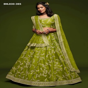Nuevo Conjunto Lehenga-Choli Verde Neón Semisellado con Bordado de Seda Artística y Lentejuelas Zari, Estilo Línea A, Proveedor Indio - Product Image 1