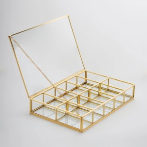 Décorations de maison de luxe, boîte de rangement en laiton et en verre, boîte à bijoux et accessoires cosmétiques - Product Image 1