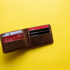 Portefeuille en cuir minimaliste personnalisé avec porte-cartes pop-up intelligent, support pour Apple AirTag, vente en gros, logo personnalisé, OEM - Product Image 6