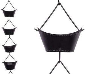 Chaîne de pluie moderne en métal, élégante et décorative, pour l'agencement extérieur contemporain des maisons et des jardins. - Product Image 1