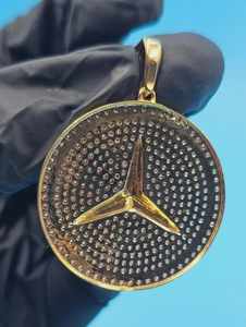 Pendentif personnalisé avec logo Mercedes Benz, serti de moissanite VVS, bijoux hip-hop tendance, pendentif en argent 925 plaqué or pour homme - Product Image 2