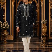 Ensemble Kurta Pyjama en Soie Pure avec Broderie en Fil Métallique sur le Col et Broderie Intégrale, Bas en Coton, Style Traditionnel pour Mariage, par Royal Export
