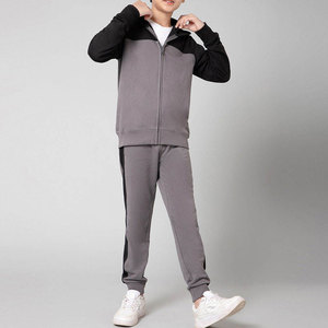 ชุดวอร์มสีเทาแบบ unisex เสื้อฮู้ดซิปเต็มตัวพร้อมกระเป๋าข้าง ผ้าโพลีเอสเตอร์ผสมคอตตอน ระบายอากาศได้ดี เหมาะสำหรับใส่ลำลองในฤดูใบไม้ร่วง - Product Image 1