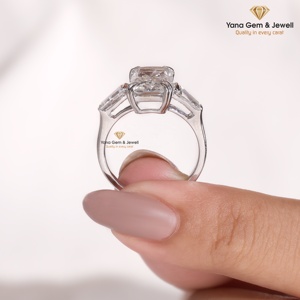 Anillo Elegante de 3.00 Quilates, Oro Sólido de 14K, Corte Radiante Moderno, Diamante Cultivado en Laboratorio CVD, Color E, Claridad VVS2, Certificado IGI - Product Image 4