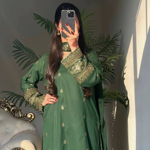 Elegante Conjunto Kurti Palazzo Verde Oscuro Bordado con Dupatta para Mujer, Traje Étnico de Diseñador para Fiesta con Bordado Zari y Hilo - Product Image 1