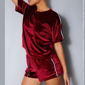 Conjunto de Camiseta Formal de Terciopelo Tejido y Pantalones Cortos Deportivos Transpirables Unisex 100% Lana de Alta Calidad, Trajes Deportivos Bordados para Yoga y Entrenamiento - Product Image 5