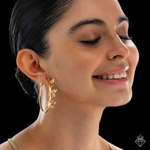 PRAO Fluttering Gradient Butterfly Ear Hoops Gradient Butterfly Design Moda Fluttering Gradient Hoops - Product Image 3