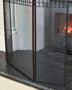 Protector de Chimenea Metálico con Rejilla Metálica, Plegable de Tres Paneles, Resistente al Calor, Diseño Moderno - Product Image 3