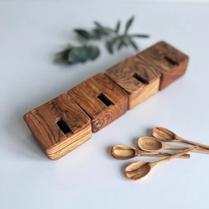 Ensemble de salières à épices en bois avec couvercle et cuillère, fabriqué à la main pour la cuisine, en bois naturel durable - Product Image 2