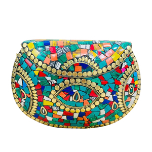 Pochette de soirée demi-lune en mosaïque de pierres colorées faite à la main avec détail pièce de monnaie dorée pour les fêtes - Product Image 1