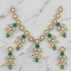 Collar Kundan de Plata 925 con Piedras Verdes y Pendientes, Diseño Tradicional para Bodas, Joyería con Cuentas para Mujer - Product Image 3