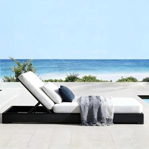 Ensemble de chaises longues de luxe en <span class=keywords><strong>aluminium</strong></span> pour hôtel et villa, avec coussins, design moderne, résistant aux UV, dossier croisé, pour <span class=keywords><strong>piscine</strong></span> - Product Image 1