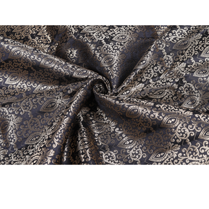 Tissu en brocart floral tendance, matière douce et lisse pour robe, tenue de mariage, artisanat et décoration intérieure - Product Image 1