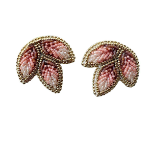 Pendientes de lujo con bordado de cuentas, hechos a mano, joyería festiva para mujer a precio económico. - Product Image 2