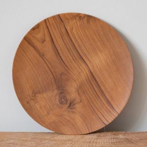 Assiettes de mariage rondes en bois modernes avec gravure, design écologique et jetable - Product Image 4