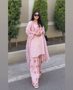 Conjunto de Salwar Kameez de Algodón Rosa con Bordado Floral, Corte Holgado, Largo hasta el Suelo, Secado Rápido, Ropa Étnica Tradicional para Mujer, Estilo Casual - Product Image 4