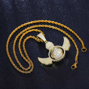 Pendentif en argent sterling 925 avec moissanite, style punk sauvage tendance, collier aile mondiale rotative pour hommes et femmes, personnalisable - Product Image 3