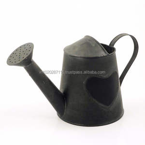 Lata de agua galvanizada de primera calidad con un diseño único de esmalte pintado a mano, ideal para decoración de granja rústica y uso funcional - Product Image 1