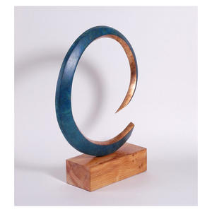 Sculpture en ruban d'aluminium artisanale de luxe, Art déco, écologique, statue décorative pour la maison et le bureau - Product Image 5