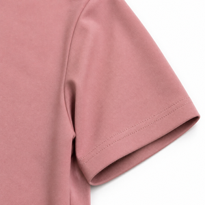 Camiseta de manga corta para mujer, color rosa polvoriento, cuello redondo, corte largo con abertura lateral, en tejido de algodón interlock, estilo casual. - Product Image 5