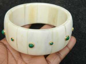 Bracelet en os fait main avec incrustations de turquoise, forme ronde, bijoux artisanaux naturels - Product Image 3