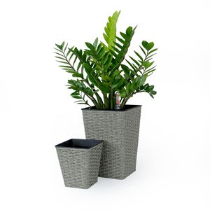 Set di 2 Fioriere Quadrate Intelligenti in Vimini Intrecciato a Mano, Grigie, con Sistema di Auto-Irrigazione per Uso Interno ed Esterno - Product Image 1