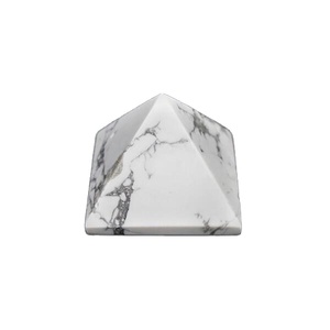 Pirámide de Cristal de Howlite Natural para Compradores al por Mayor y en Grandes Cantidades - Product Image 1