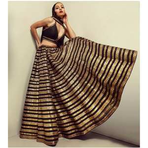 Robes de demoiselle d'honneur FB, tenue de soirée, lehenga choli en noir, taille M, avec travail de séquence et de dori - Product Image 1