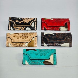 Cartera Corta de Mujer Hecha a Mano con Cierre Plegable de Cuero Genuino Rojo con Estampado Animal Estilo Vintage - Product Image 5