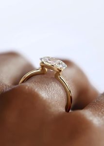 Anillo de compromiso de alta joyería con diamante ovalado de 2 quilates cultivado en laboratorio, certificado IGI, oro macizo real de 10k, 14k, 18k, engaste de bisel oriental-oeste. - Product Image 2