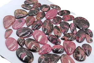 Lote al por mayor de cabujones de cuarzo natural pulido |   Rosa |   Formas Mixtas (Cortes Triangulares de Cojín) para Creación de Joyas con Colores Variados, Venta al por Mayor - Product Image 3