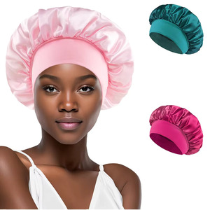 Casquette longue en soie satinée pour femme avec fermeture à pression, design élégant et bande élastique personnalisée - Product Image 1
