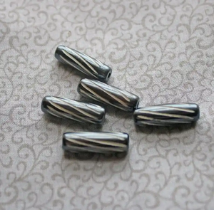 Tubes en résine écologiques et perles noires pour la création de colliers et de bracelets personnalisés en DIY - Product Image 6