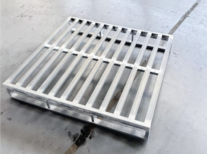 Étagère de rangement pour boissons en métal robuste Cross Border Club, à un seul niveau, réglable, étanche, moderne, empilable, non pliable, autoportante - Product Image 3