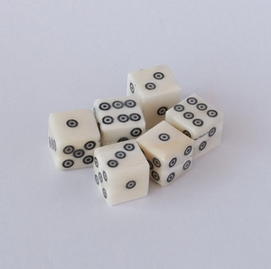 Dés de jeu cubiques en os de buffle blanc poli, faits à la main, de haute qualité, design personnalisable, caractéristiques écologiques, emballage personnalisé - Product Image 4