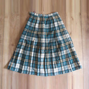 Jupe écossaise plissée en tartan 100 % laine pour femme, faite à la main, style écolière écossaise, vente en gros - Product Image 1