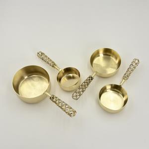 Ensemble de 4 cuillères à mesurer en acier inoxydable plaqué or, cuillères à mesurer pour la cuisine et la pâtisserie, tasses à mesurer pour le café, le lait en poudre - Product Image 4