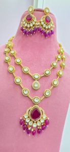 Collier double couche de qualité supérieure avec de magnifiques boucles d'oreilles, bijoux traditionnels indiens minimalistes, parfaits pour les mariages, les fêtes - Product Image 3