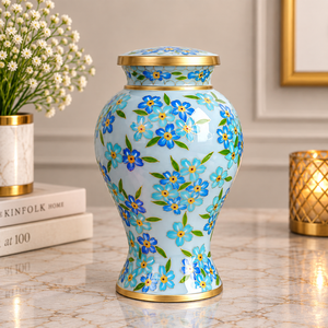 Urna Esmaltada Única con Patrón de Flores Azules, Arte Botánico Detallado y Tapa con Detalles Dorados, para Guardar Cenizas Conmemorativas - Product Image 1